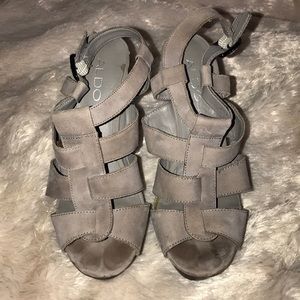 Aldo. Grey platform sandals. High Heels